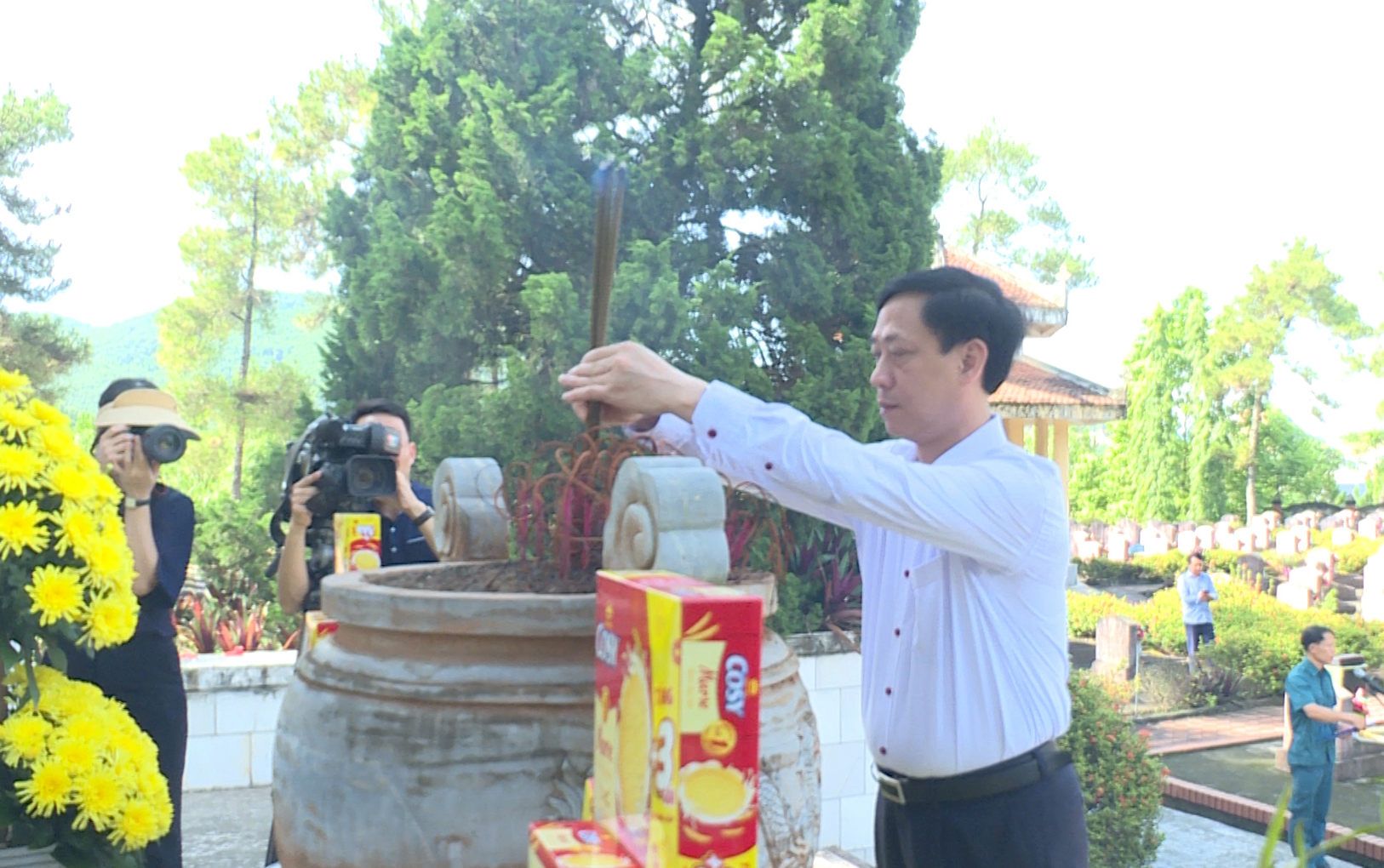Anh-tin-bai